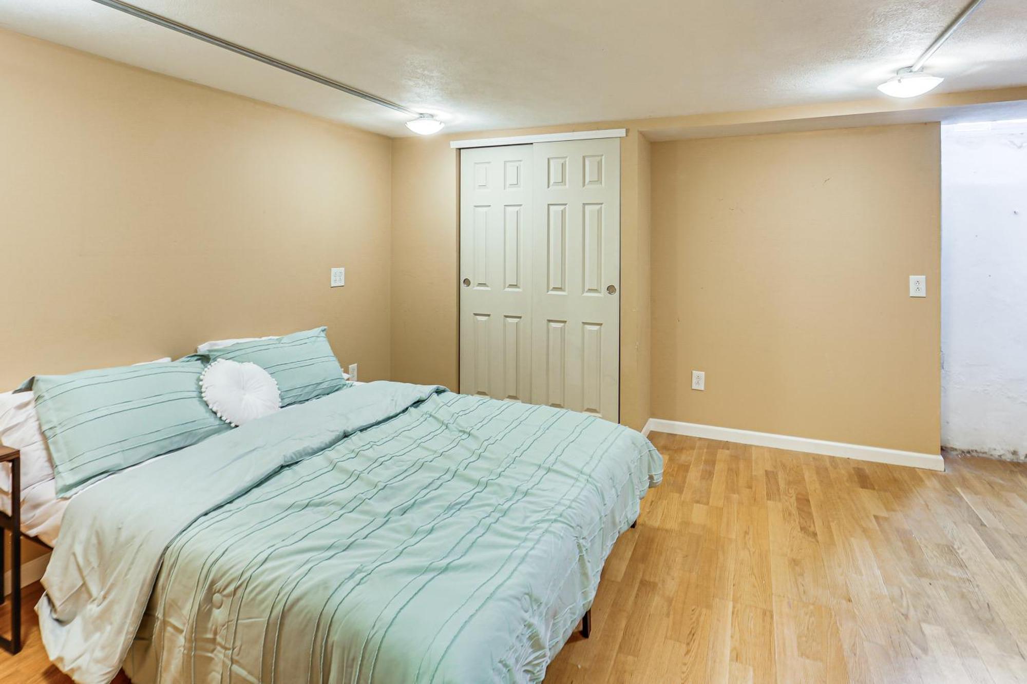Walkable In The Heart Of Pittsburgh! *