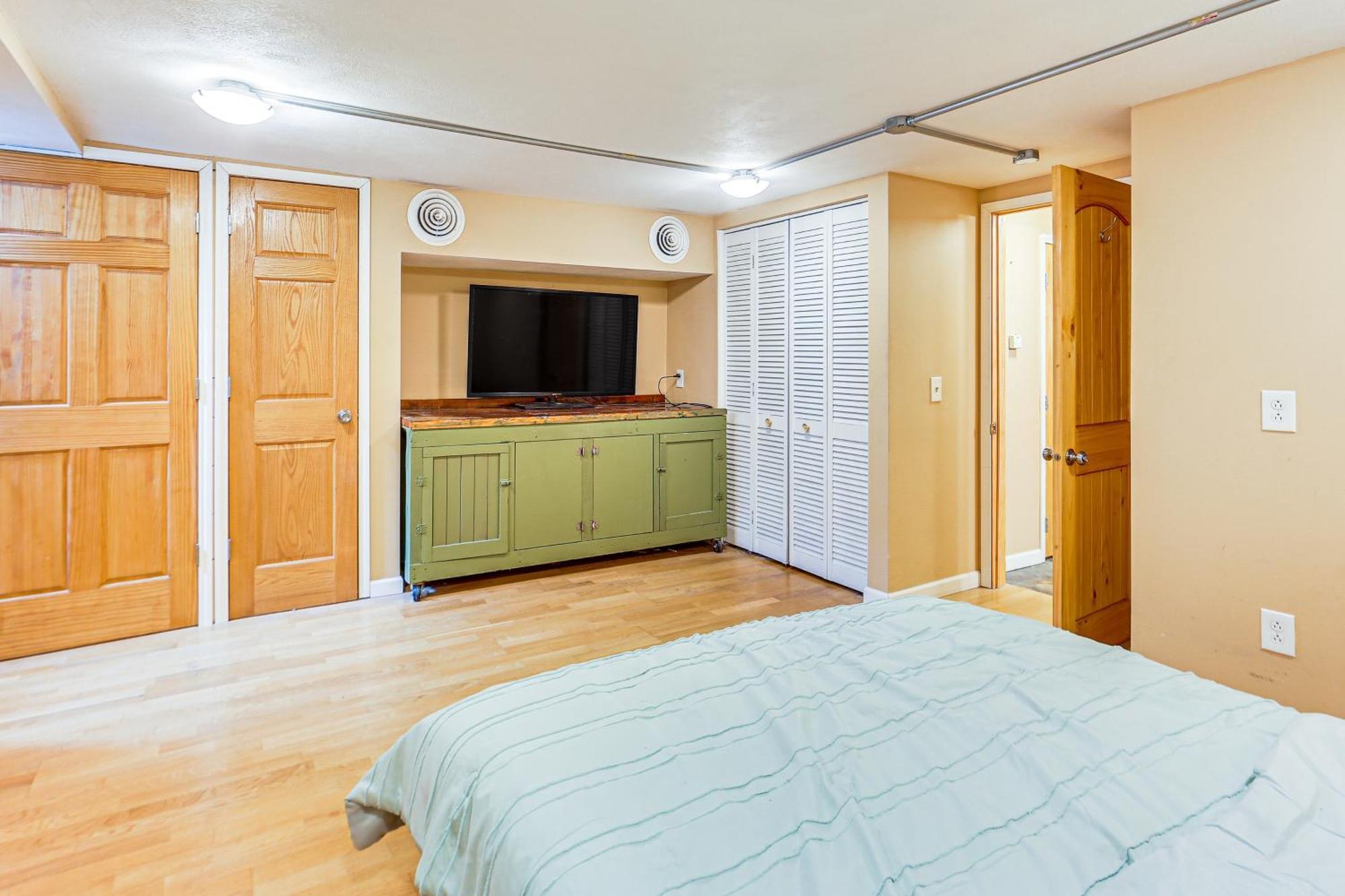 Walkable In The Heart Of Pittsburgh!