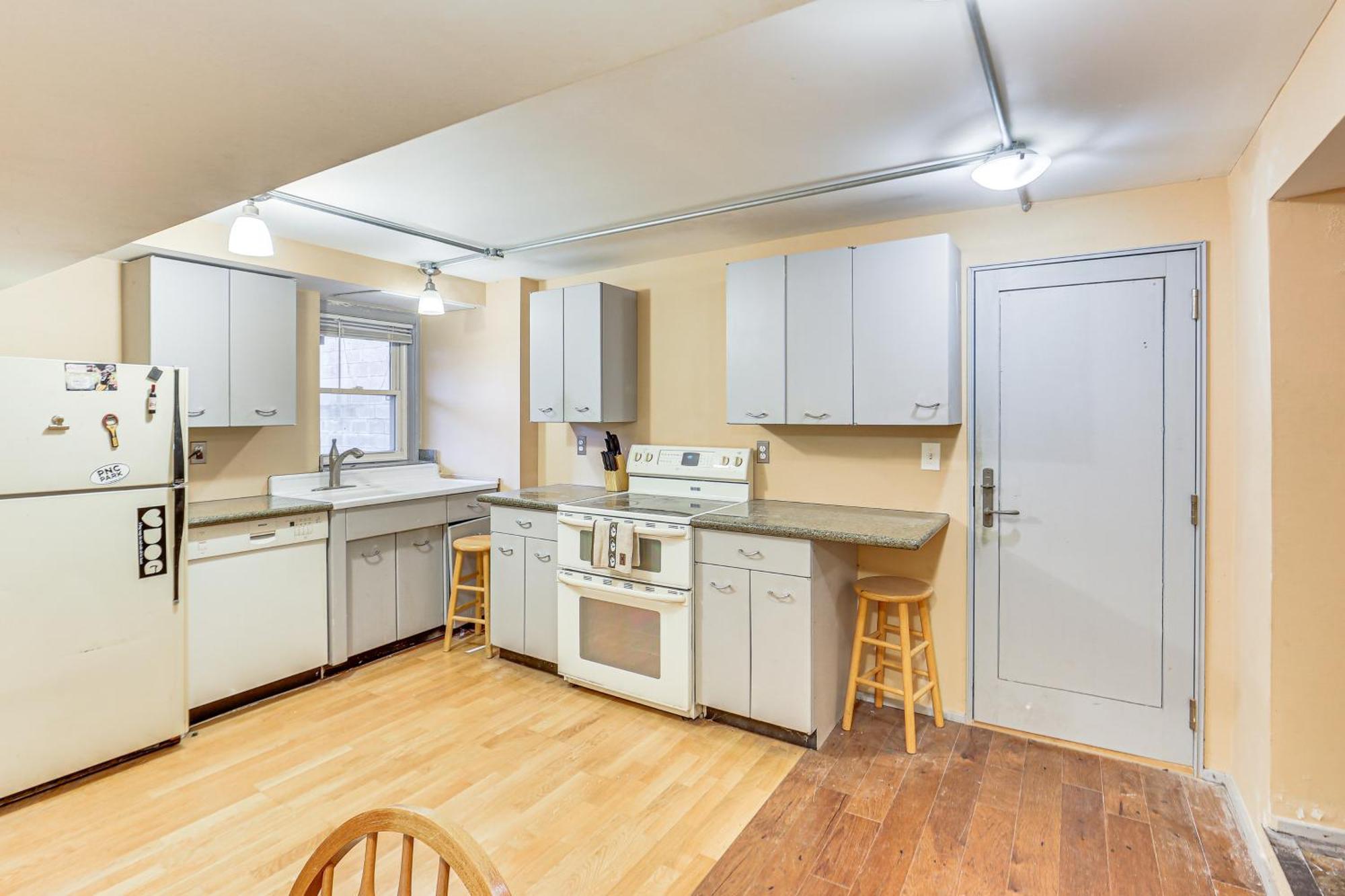 Apartment Walkable In The Heart Of Pittsburgh! Pittsburgh