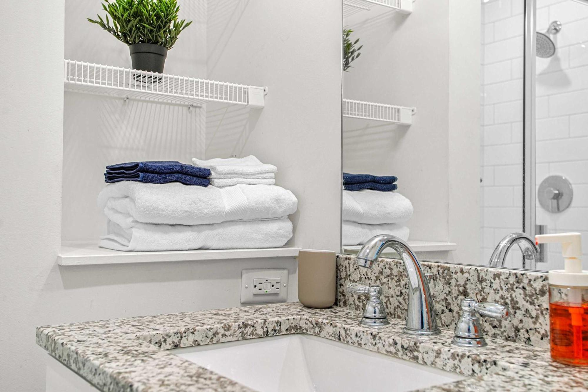 Cozysuites Stunning 1br In Downtown Pitts #27