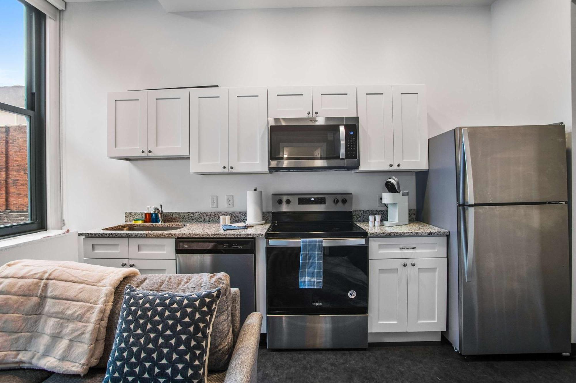 Cozysuites Stunning 1br In Downtown Pitts #24 *