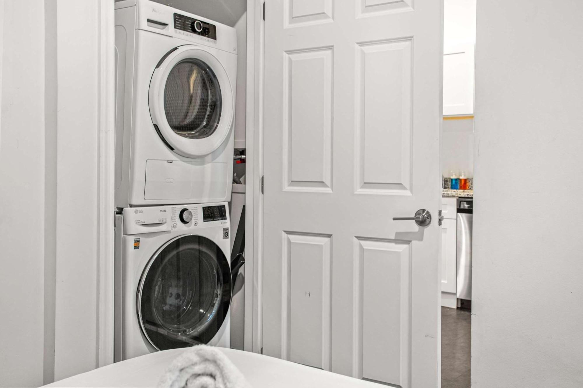 Cozysuites Stunning 1br In Downtown Pitts #21
