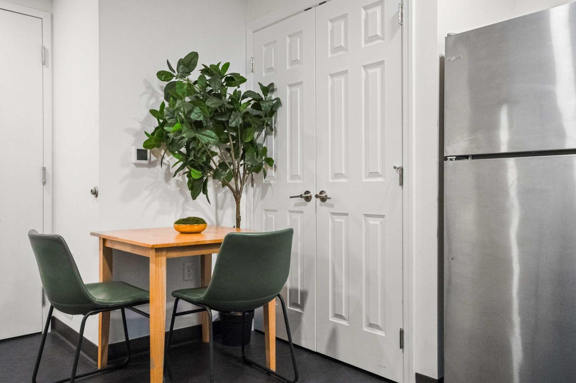 Apartment Cozysuites Stunning 1br In Downtown Pitts 1 *