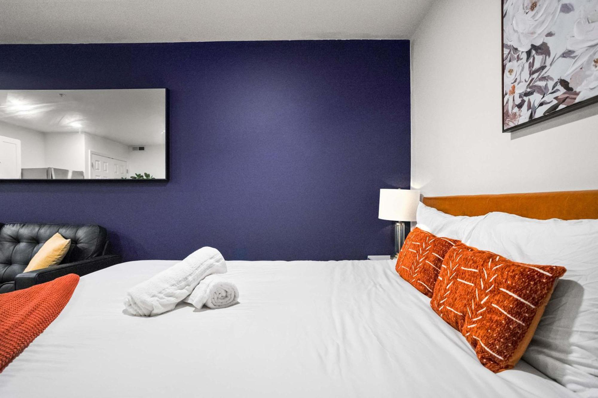 Cozysuites Stunning 1br In Downtown Pitts 1