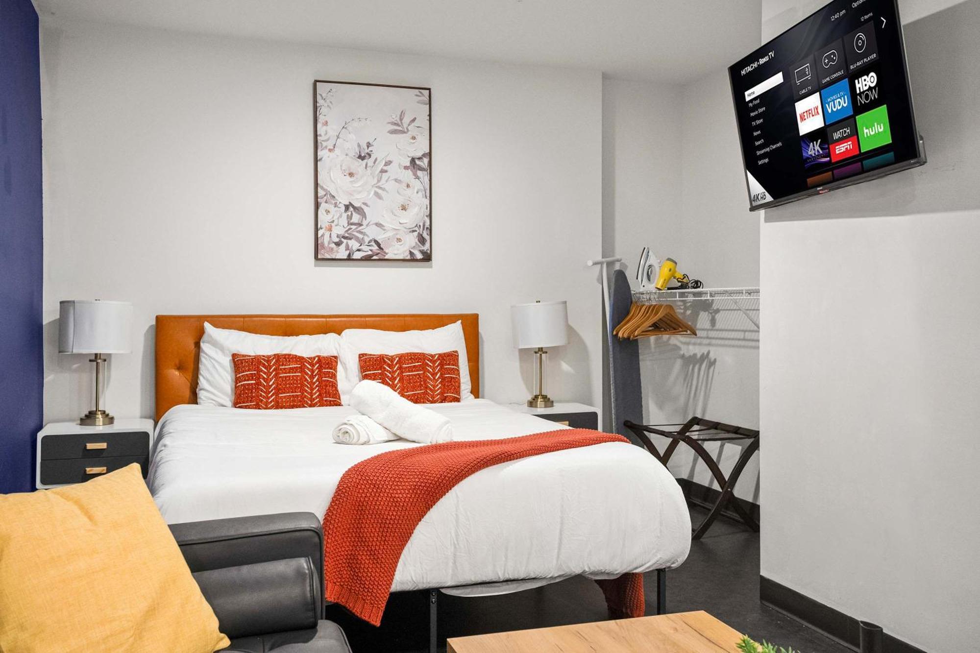 Cozysuites Stunning 1br In Downtown Pitts 1 *