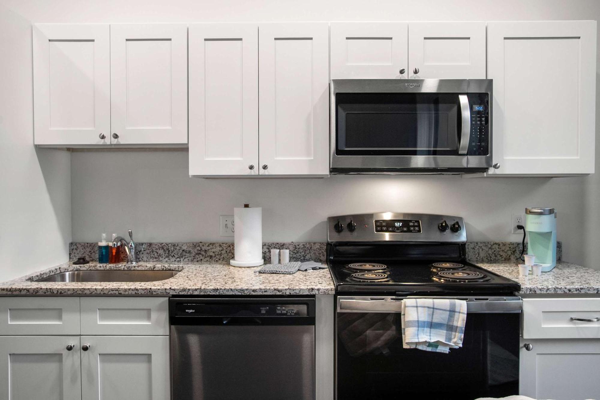 Cozysuites Stunning 1br In Downtown Pitts #29