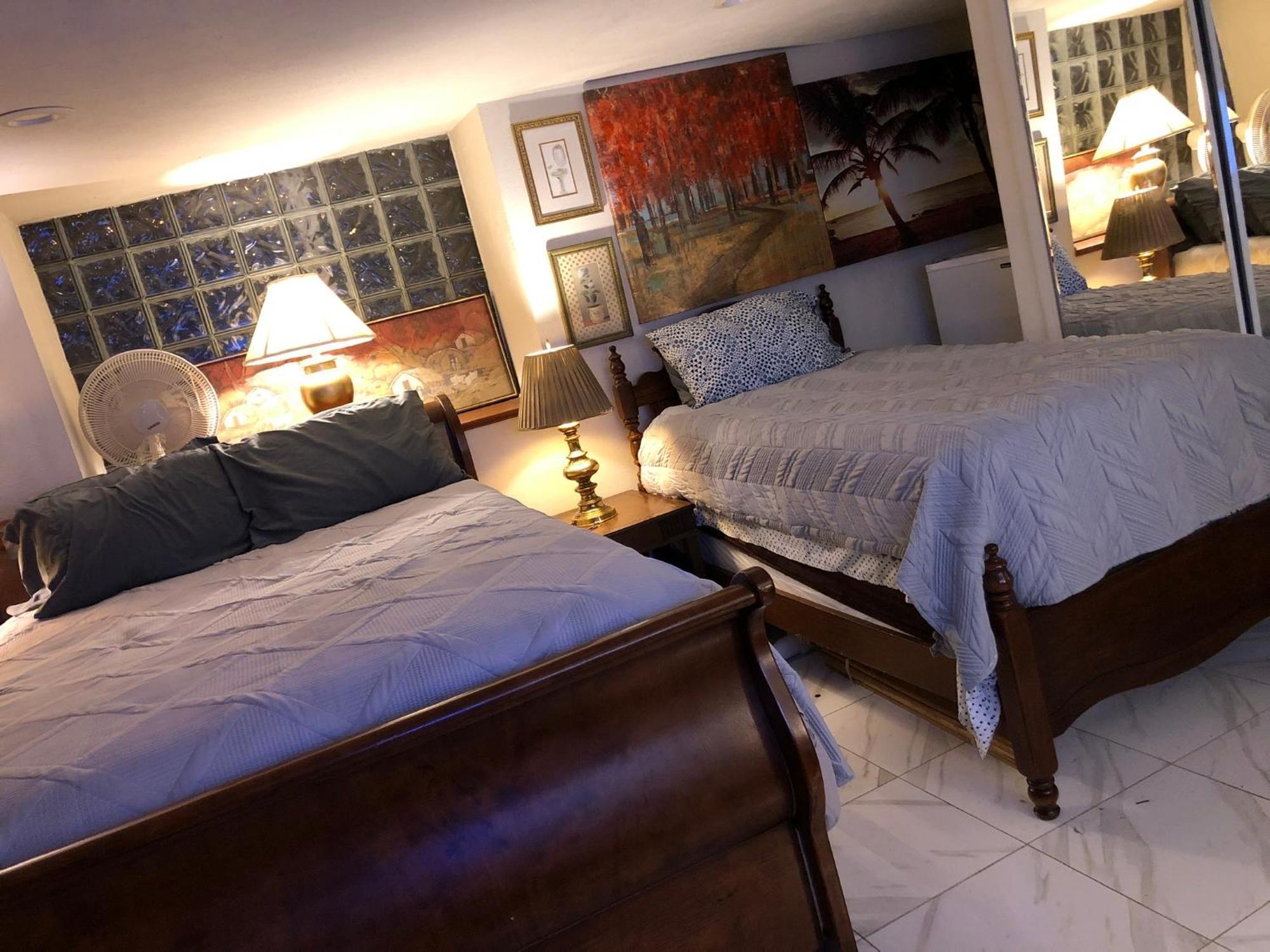 Highland Park Apartment *