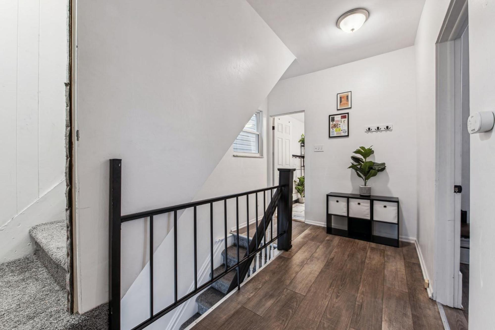 Modern Family Friendly 3 Bedroom Great Location * Pittsburgh