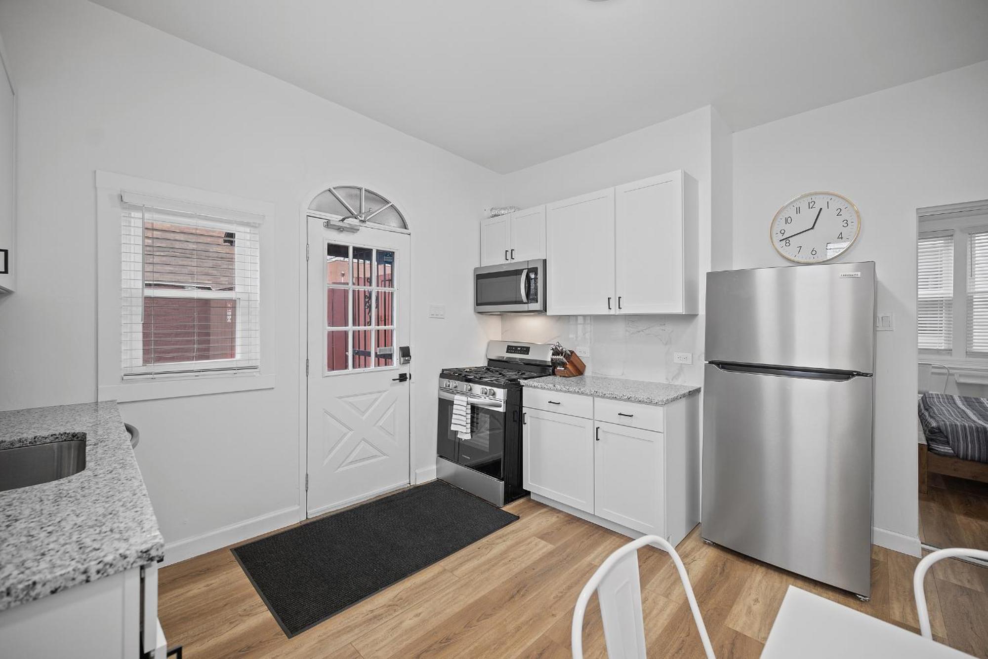 Privatunterkunft Shadyside, !c Modern And Bright Private Bedroom With Shared Bathroom *