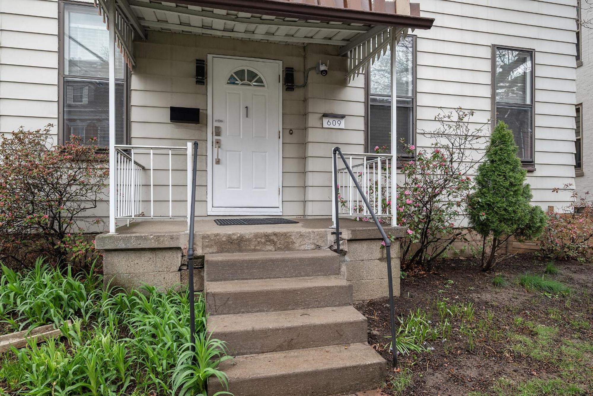 Shadyside, !c Modern And Bright Private Bedroom With Shared Bathroom Pittsburgh