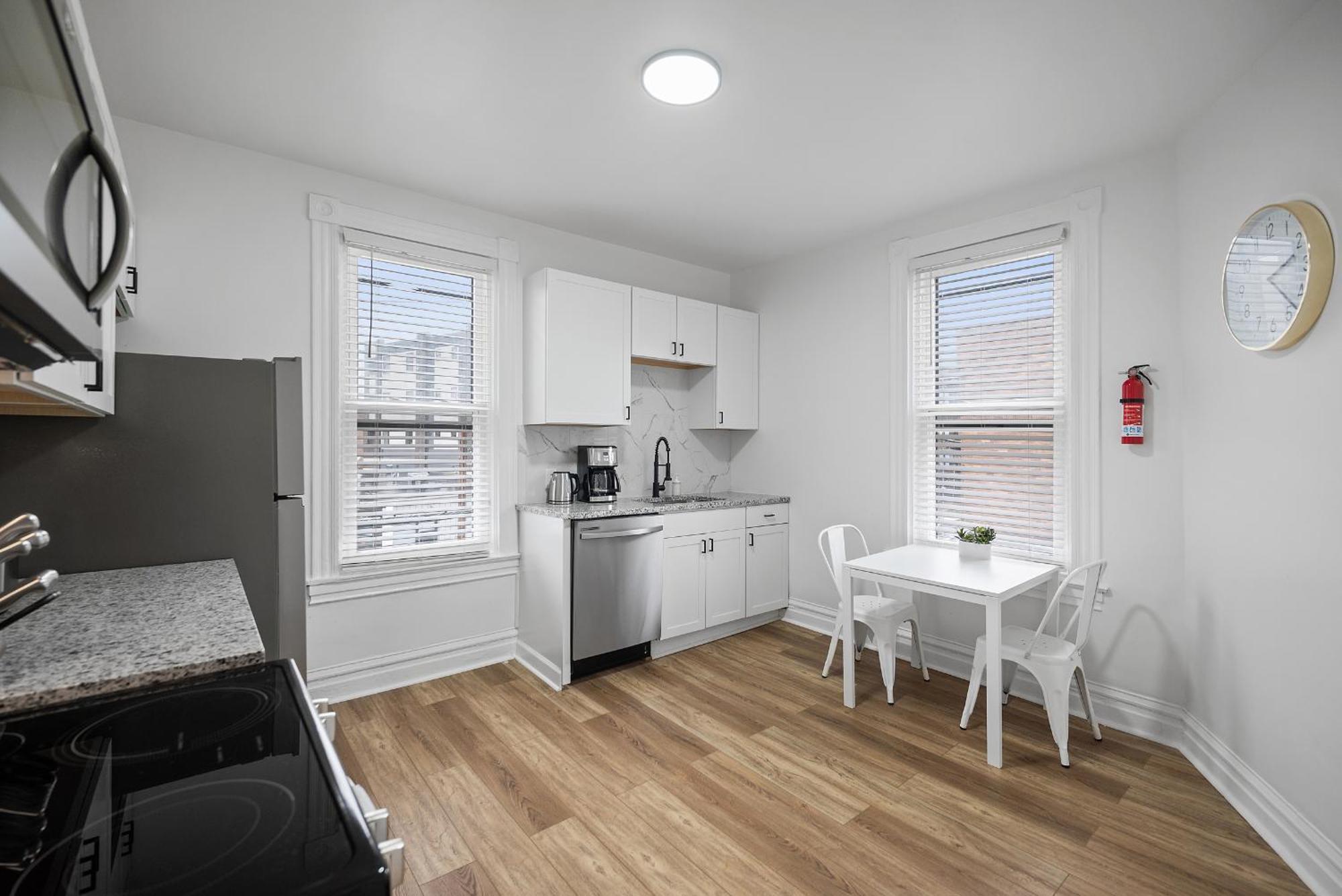 Homestay Shadyside, !g Modern And Bright Private Bedroom With Shared Bathroom Pittsburgh