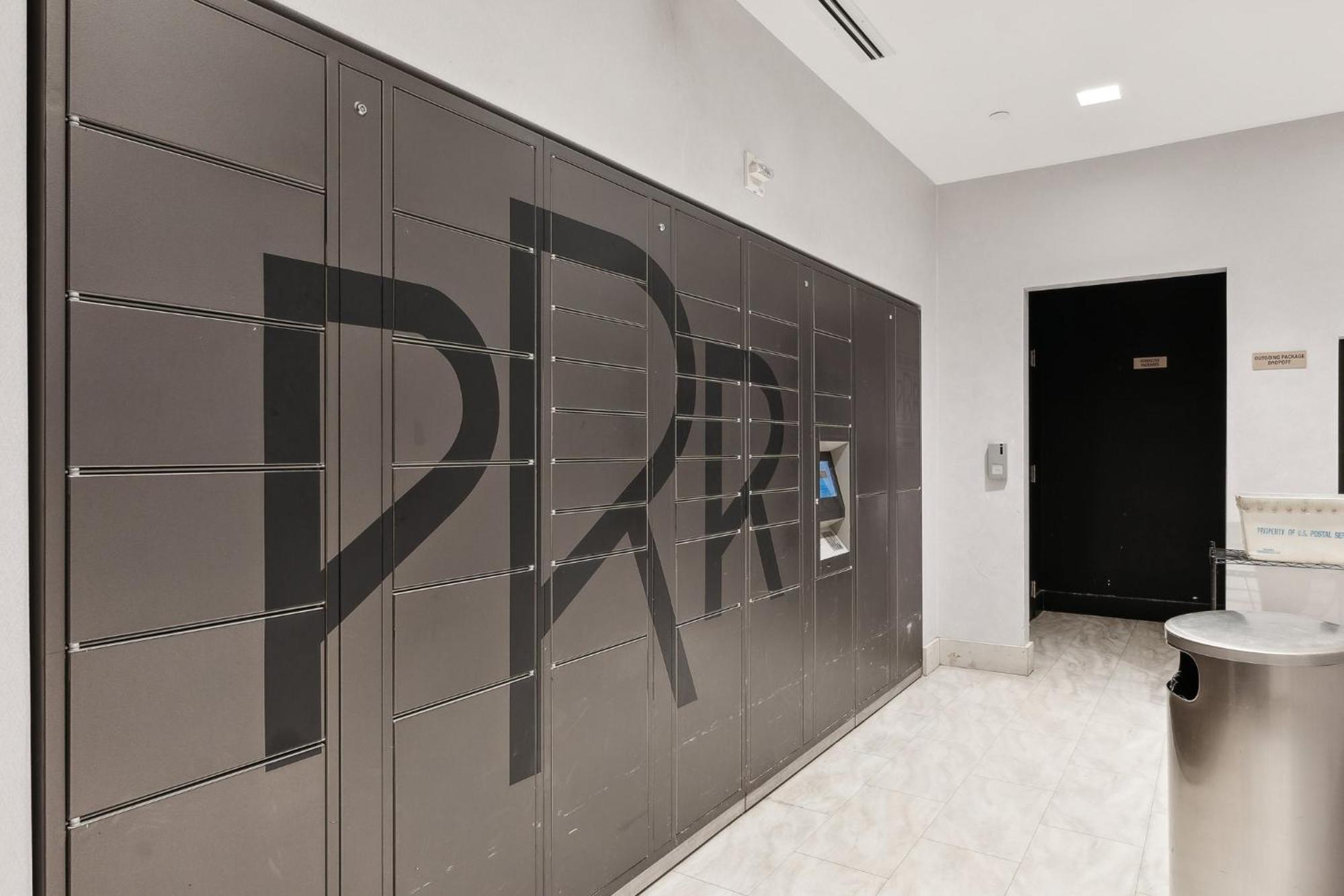 Placemakr Downtown