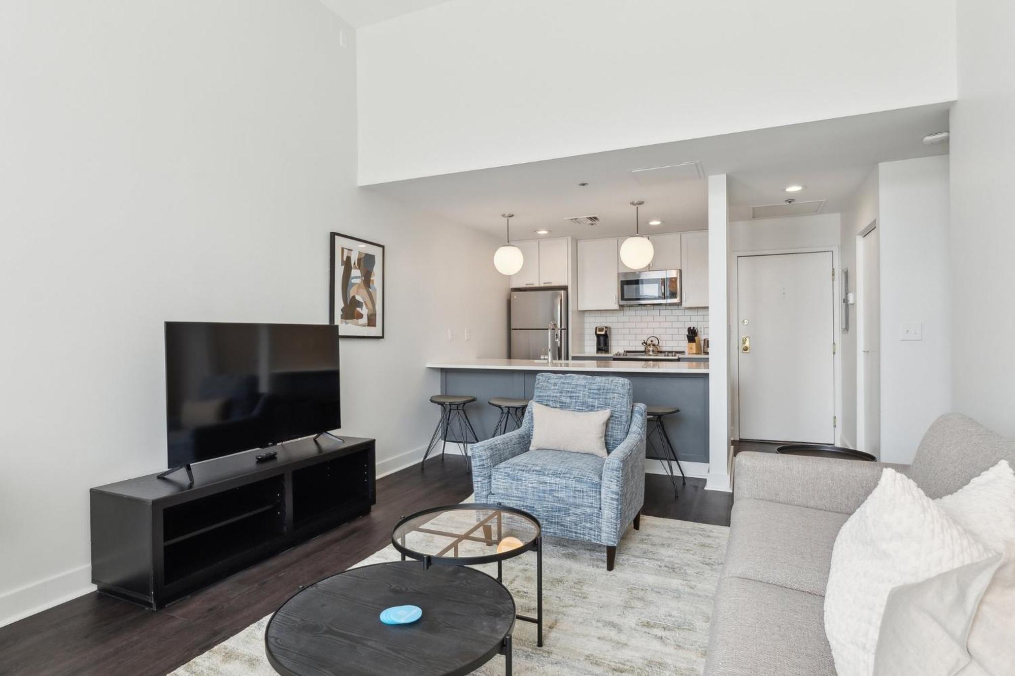 Placemakr Downtown *
