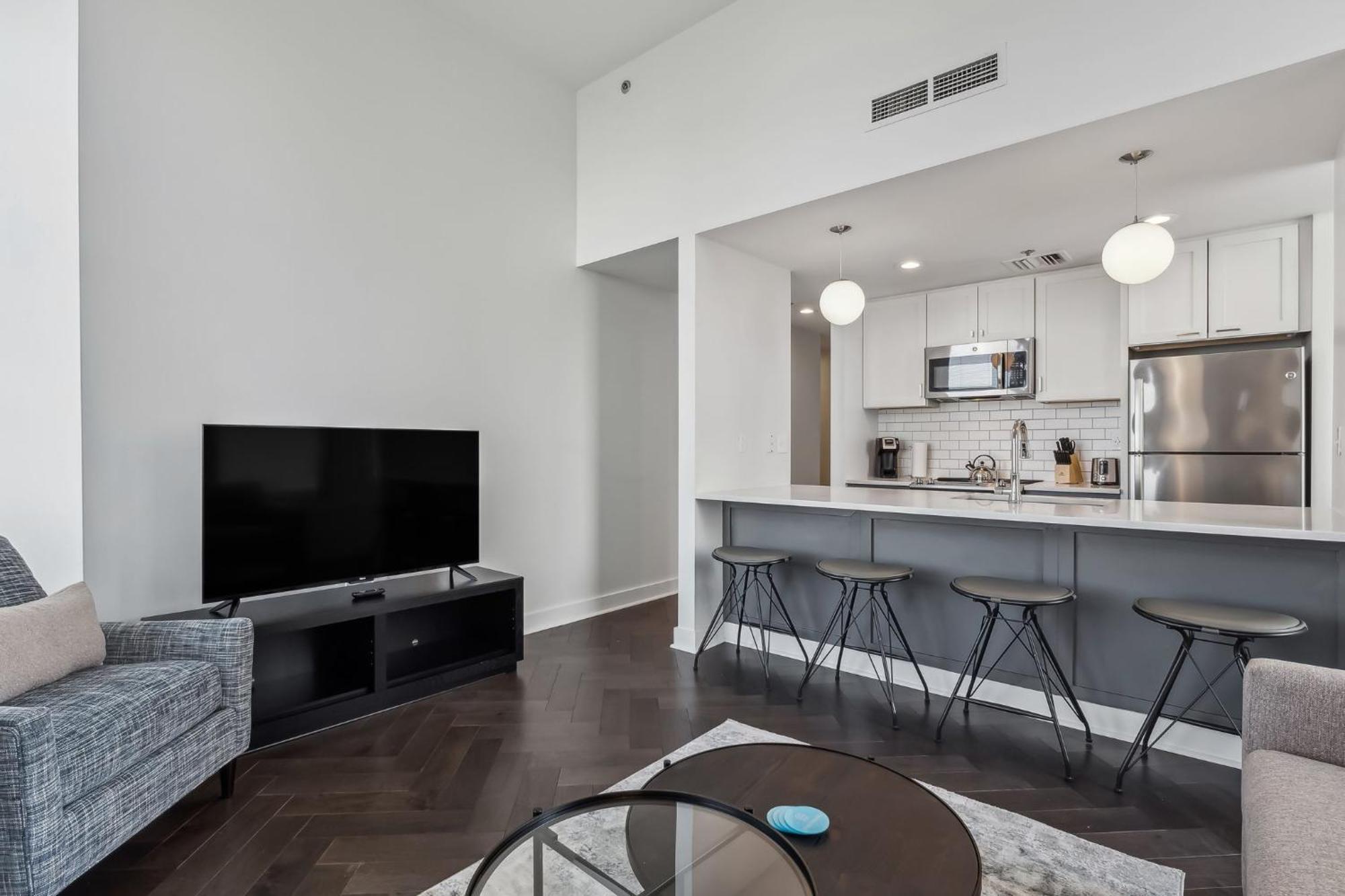 Placemakr Downtown Hotel