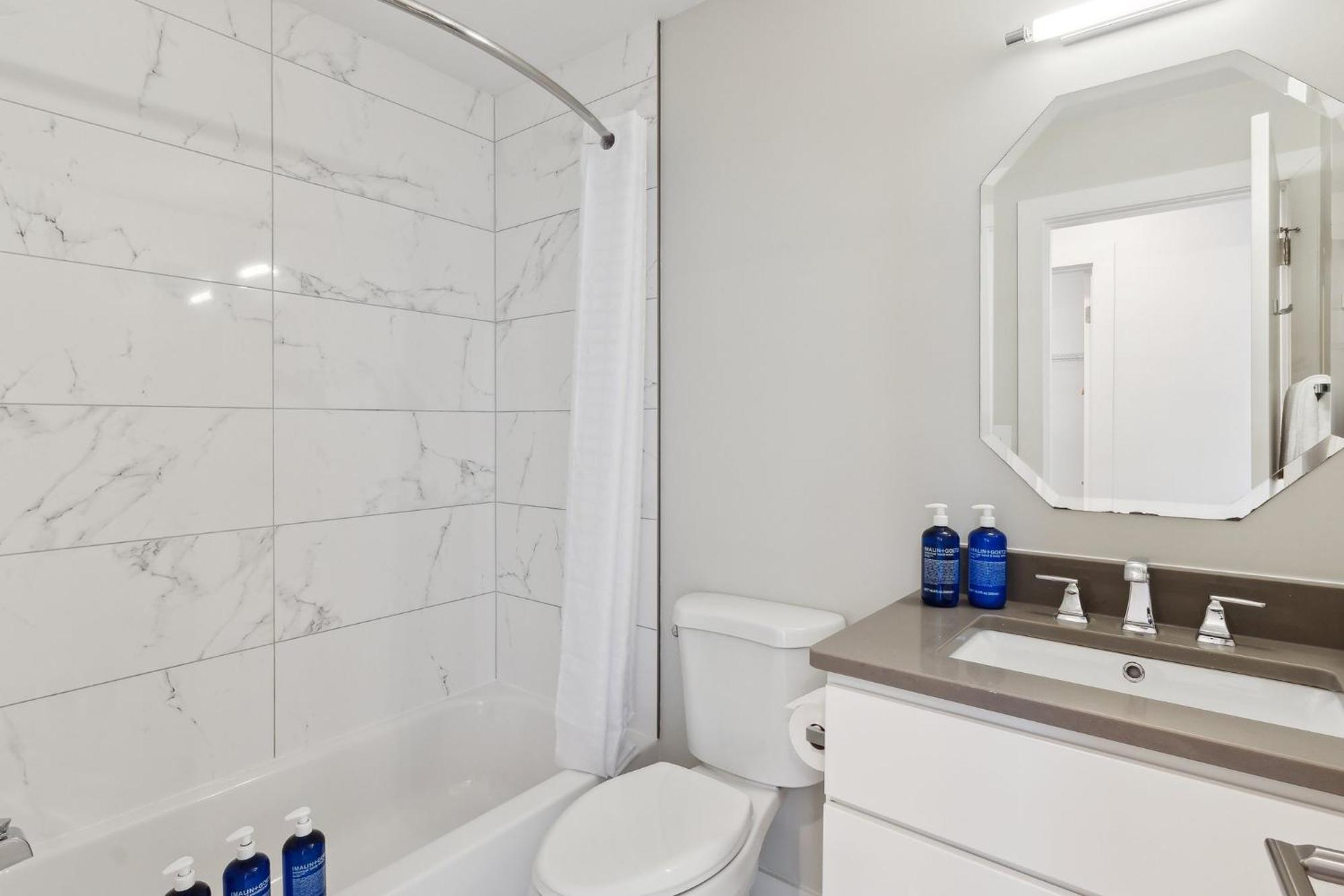 Placemakr Downtown Hotel *