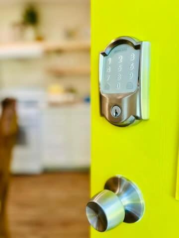 Eat-in Kitchen - Designer Chic - Steps From Agh *