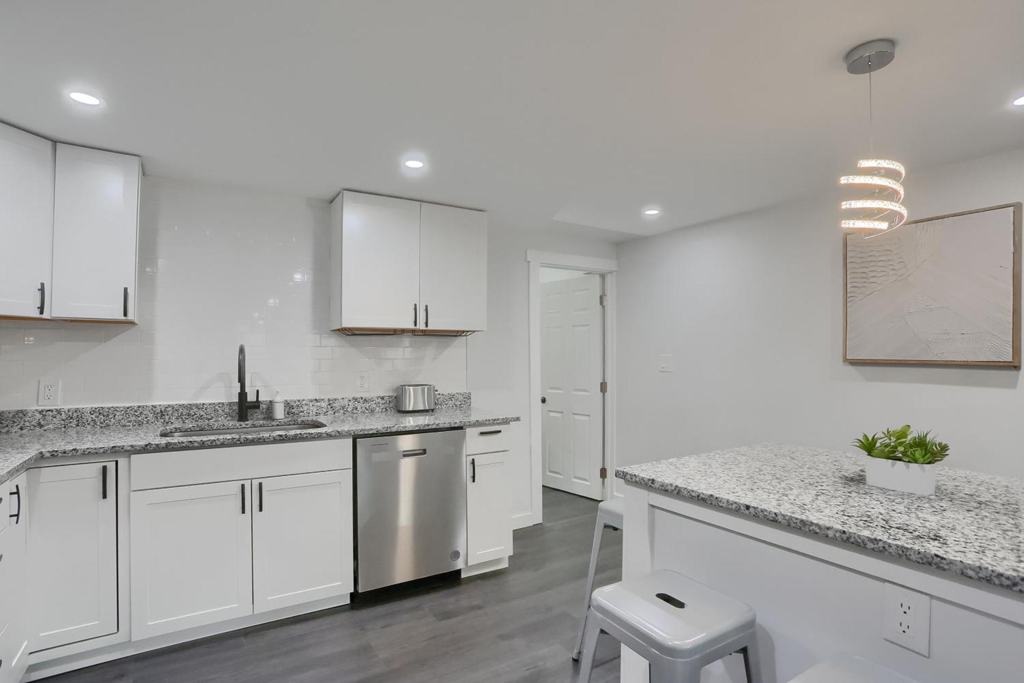 Stylish And 3bd North Side *