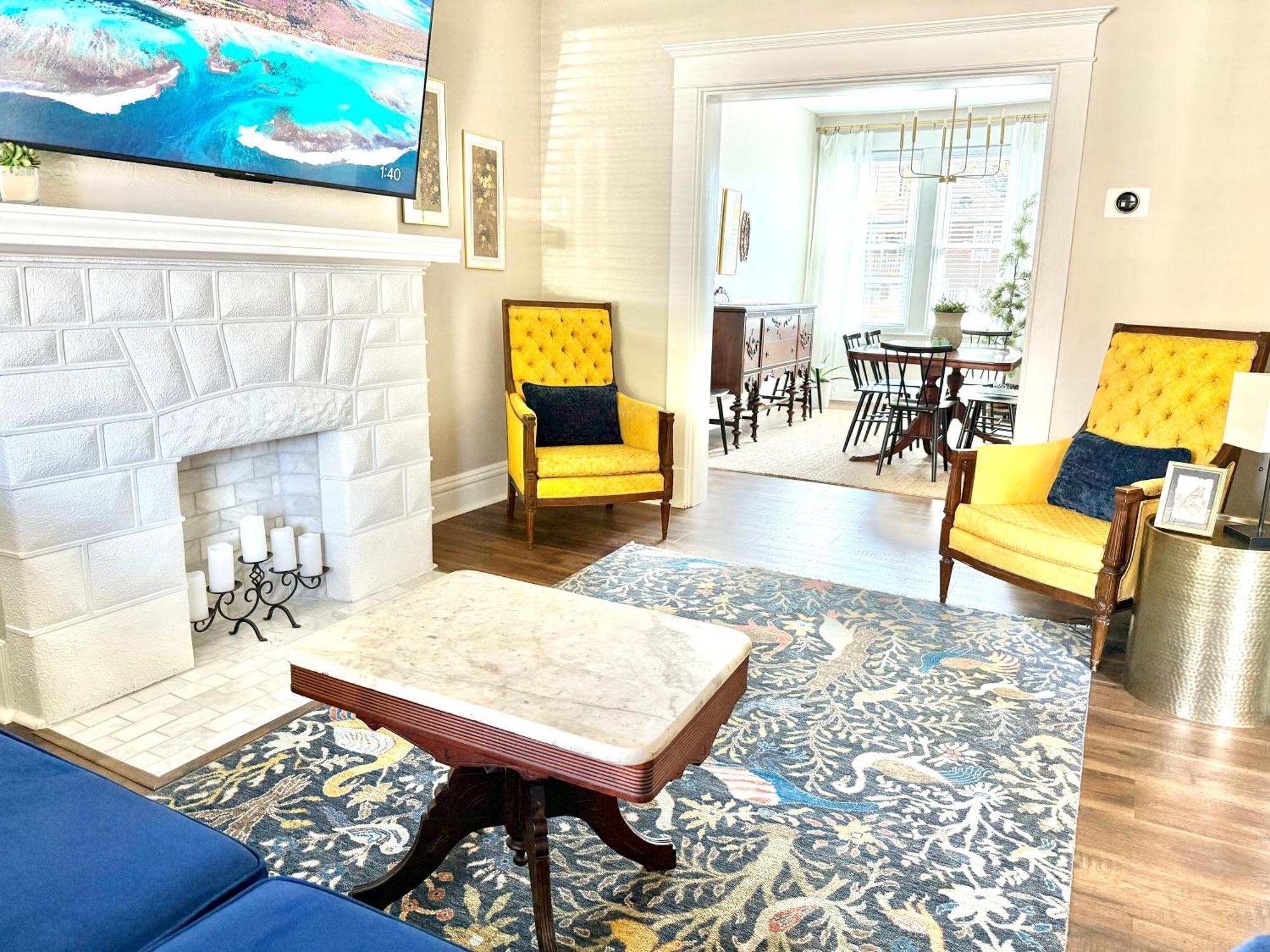 Whimsical, Restored 100-year-old Home, 3 King & 2 Queen Beds *