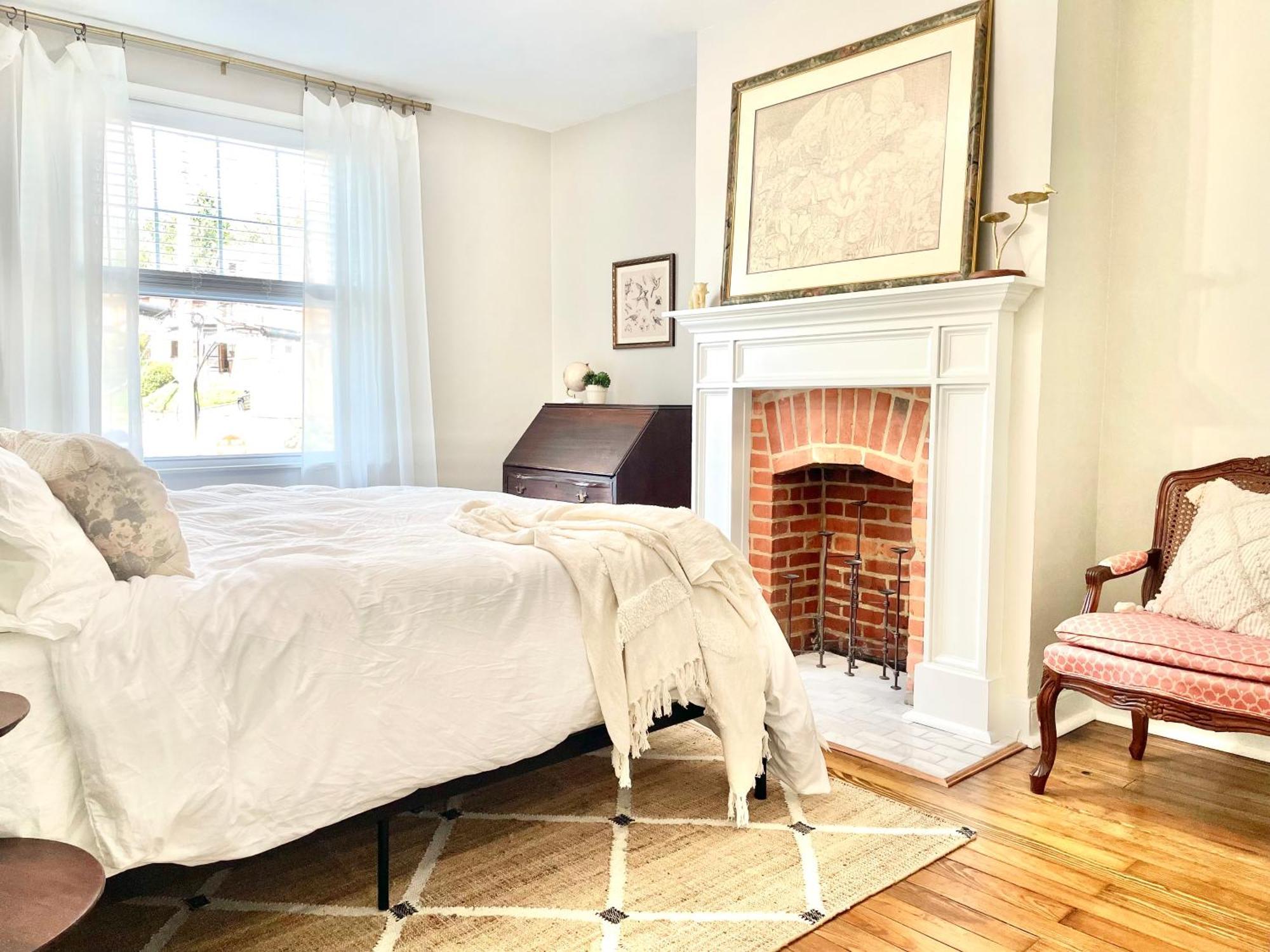 Whimsical, Restored 100-year-old Home, 3 King & 2 Queen Beds *