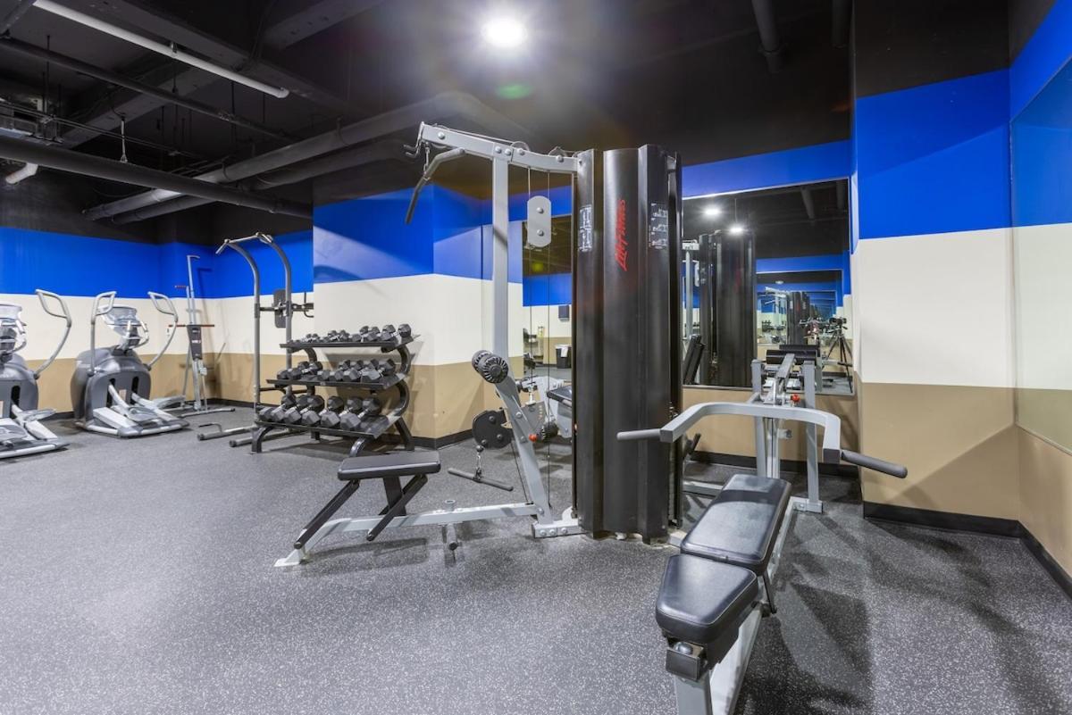 Steps 2 Everything! - King Bed - Amazing Roof And Gym Apartment