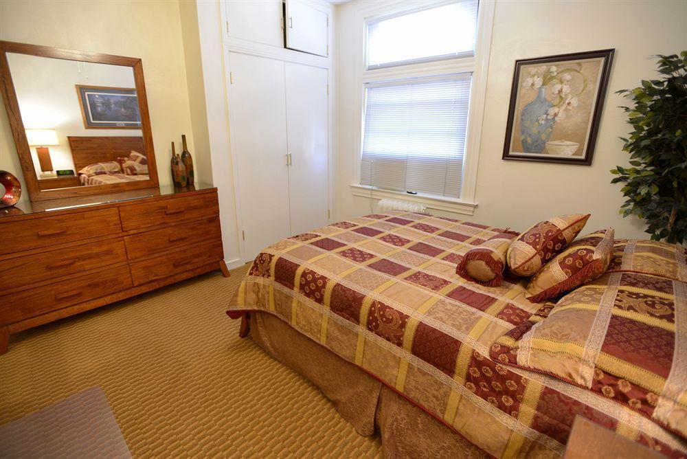 Friendship Suites Hotel