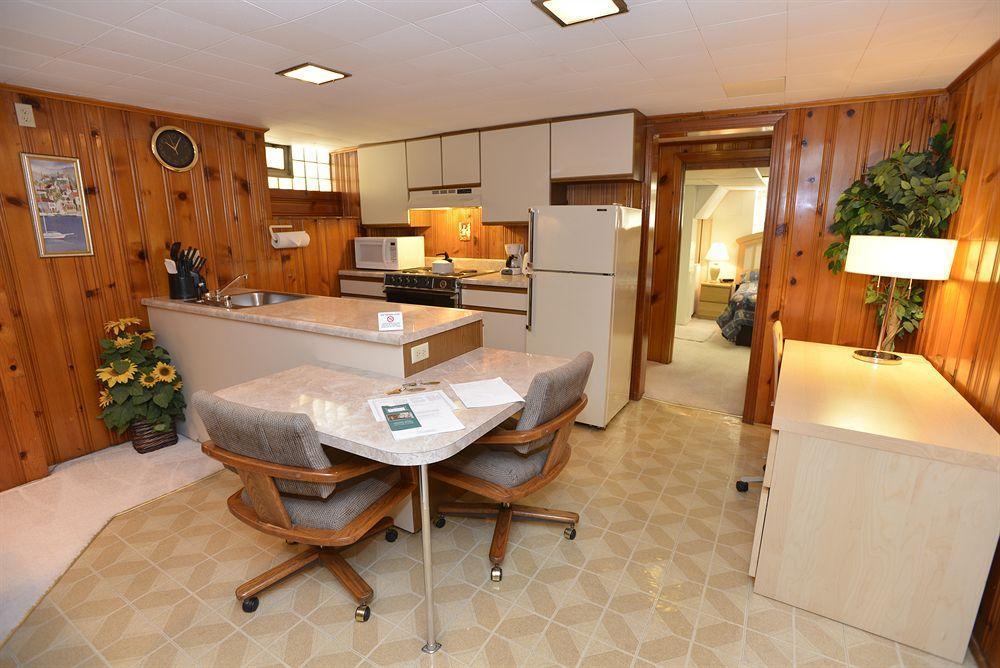 Friendship Suites Hotel 3*
