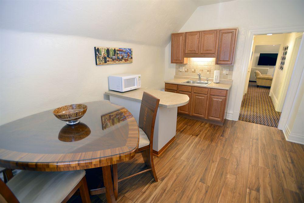 Friendship Suites Hotel