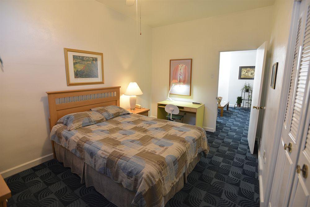 Friendship Suites Pittsburgh