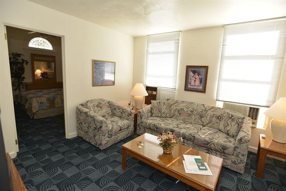 Hotel Friendship Suites