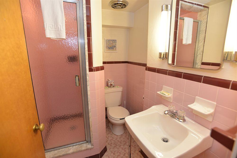 Friendship Suites Pittsburgh