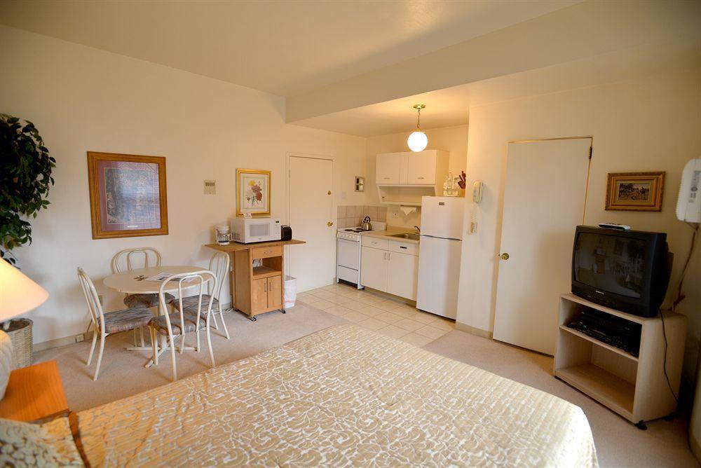 Hotel Friendship Suites 3*