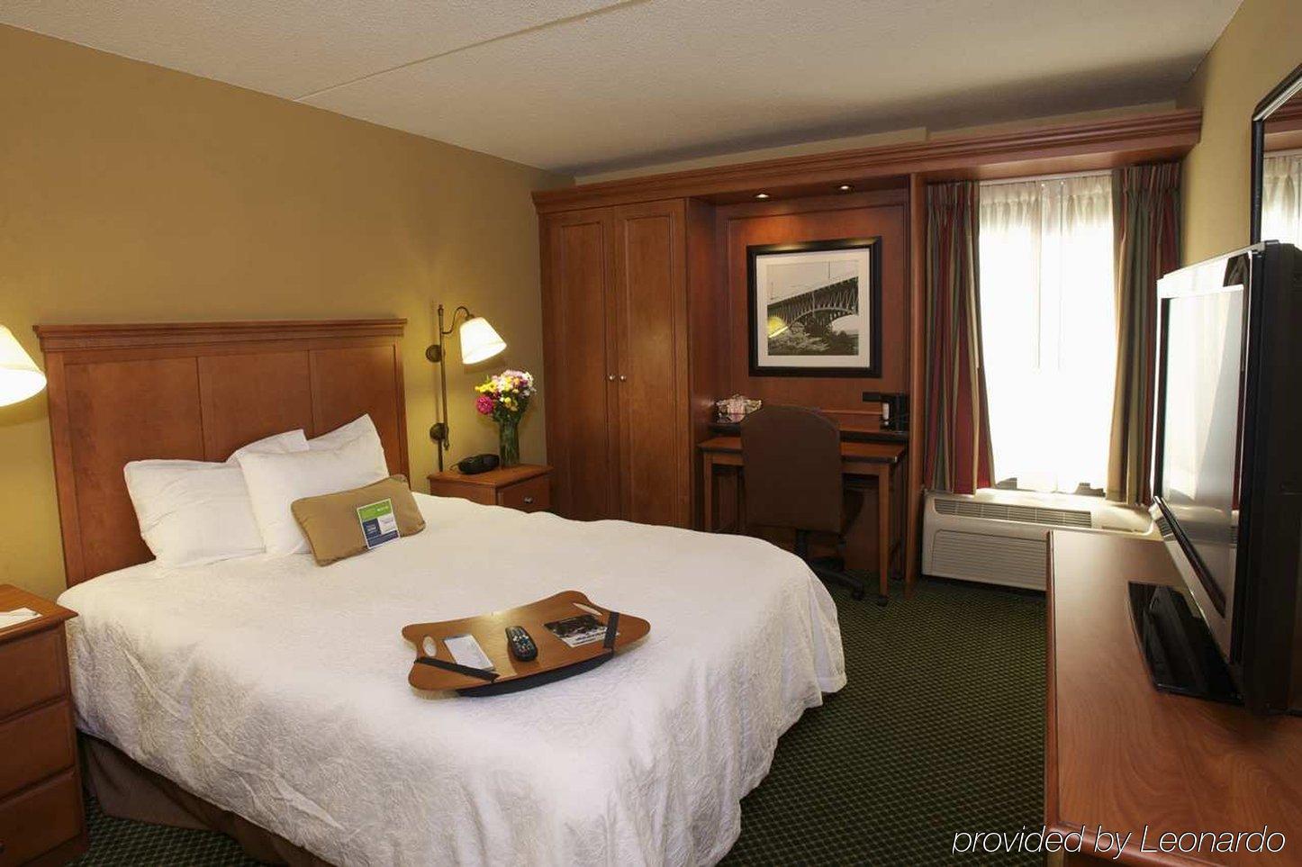 Hotel Hampton Greentree 3*
