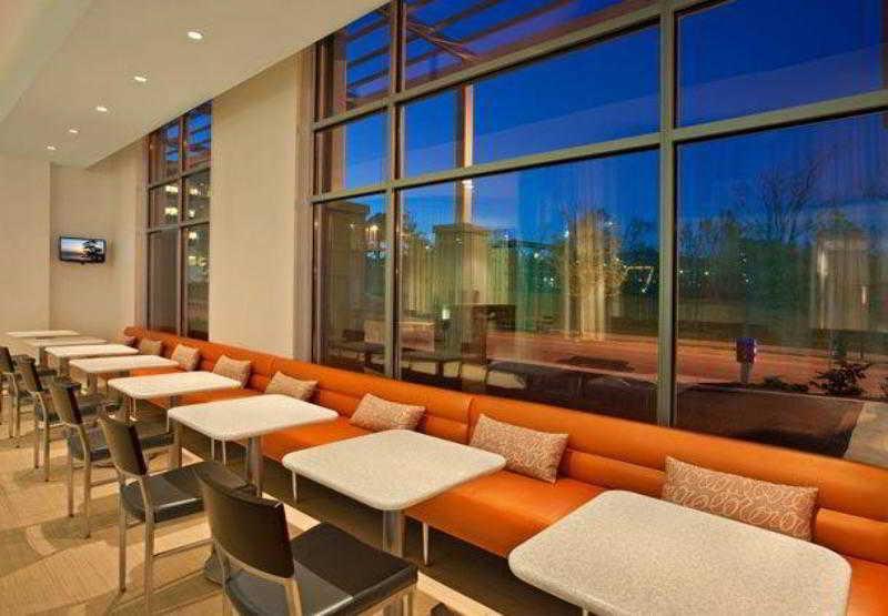 Springhill Southside Works Hotel 3*