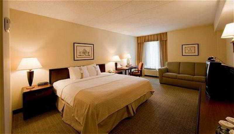 Courtyard By Marriott Center Pittsburgh