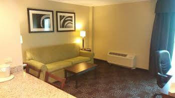 Hotel Express West - Greentree, An Ihg