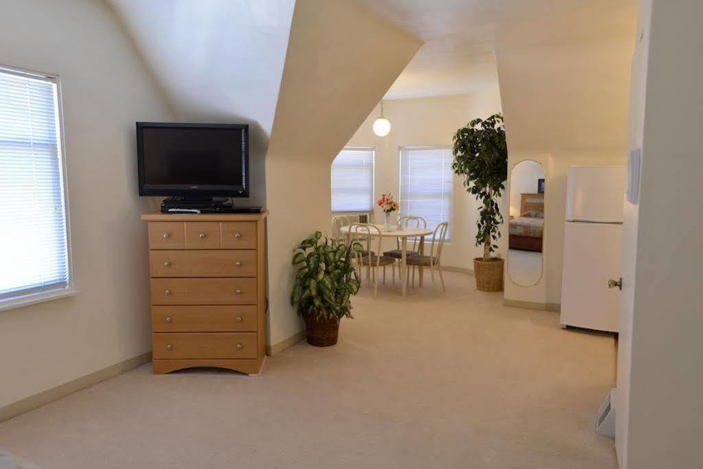 Hotel Friendship Suites