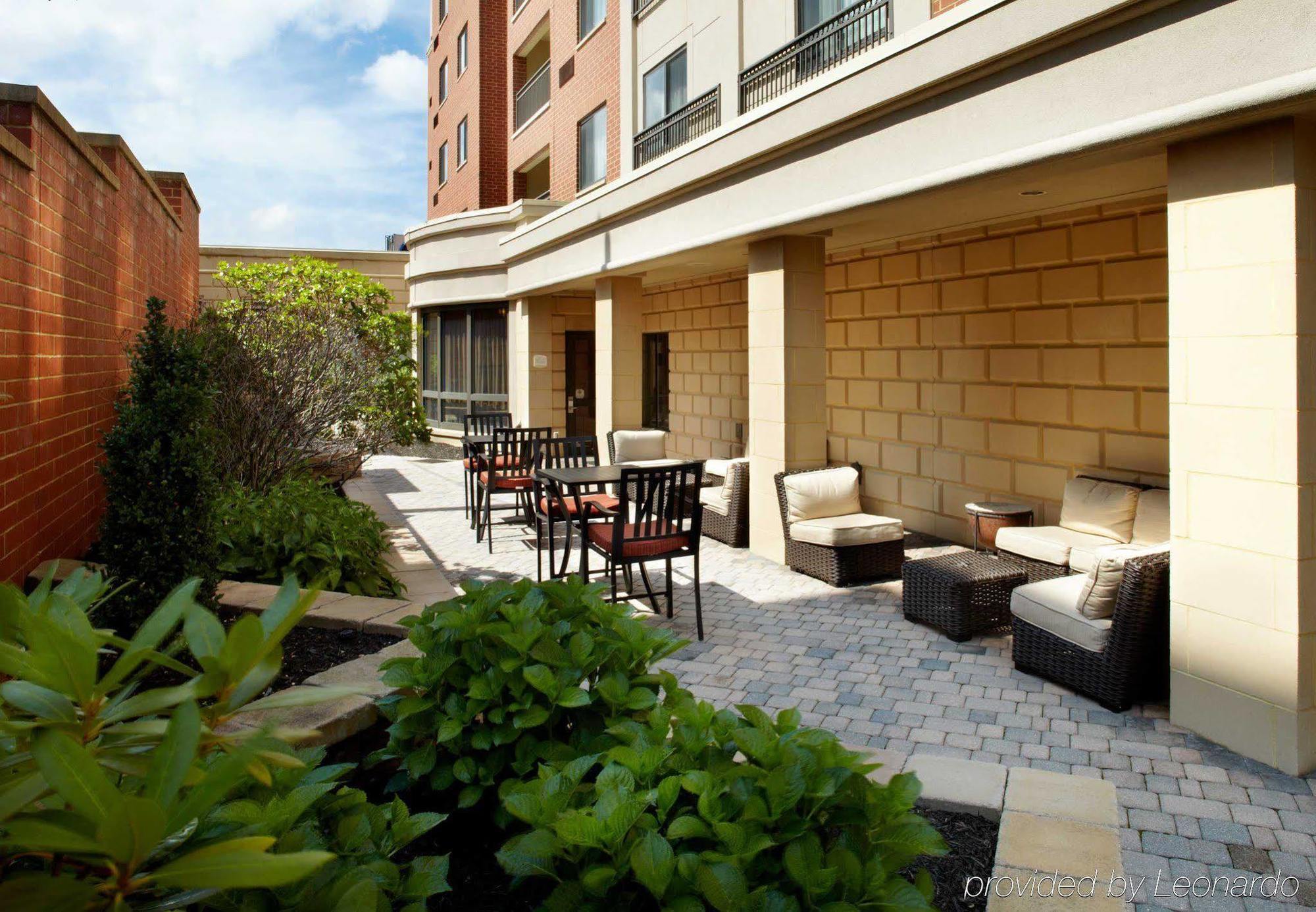 Courtyard Shadyside 3*