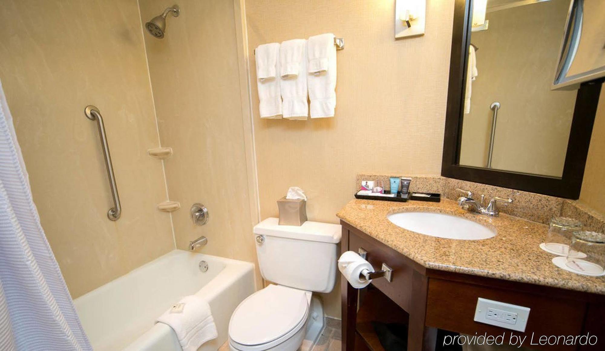 Pittsburgh Plaza 3* Crafton