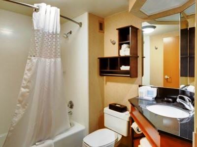 Hotel Hampton Greentree 3*