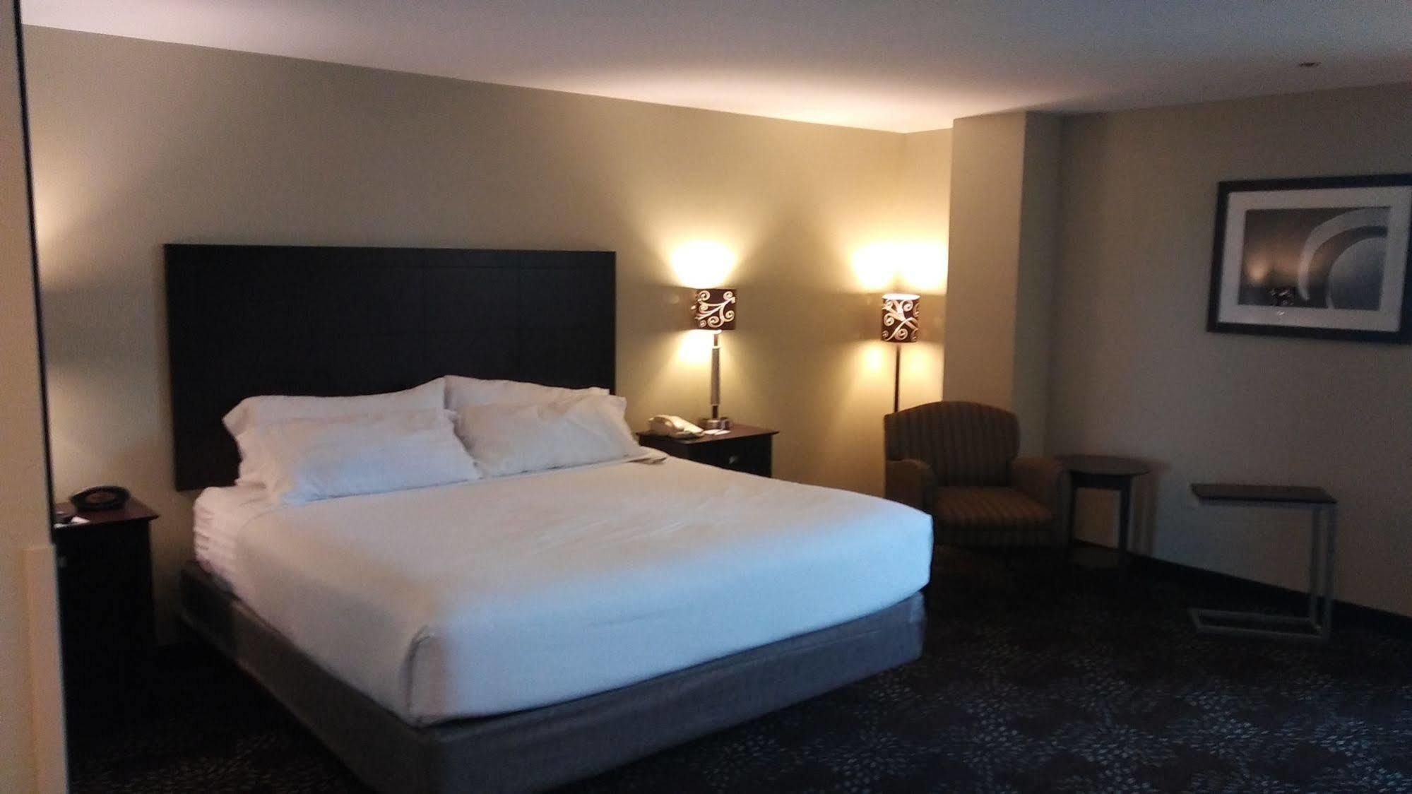 Hotel Express West - Greentree, An Ihg