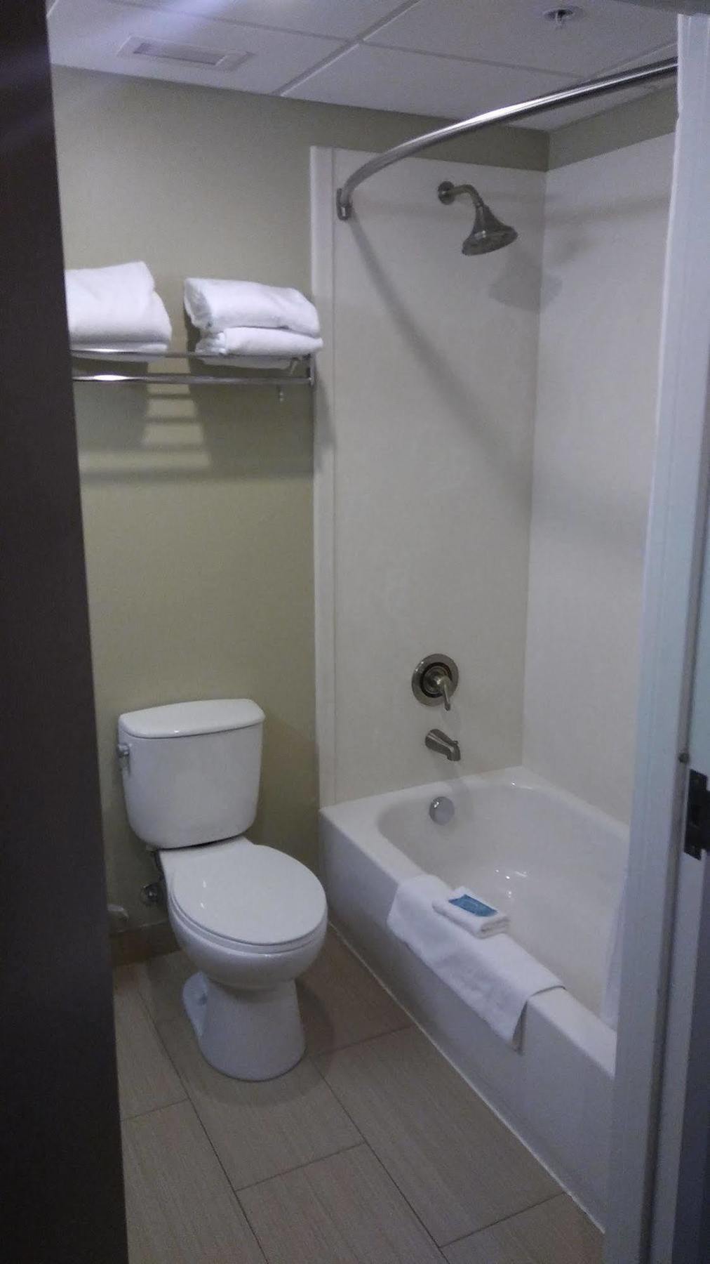 Express West - Greentree, An Ihg 4*
