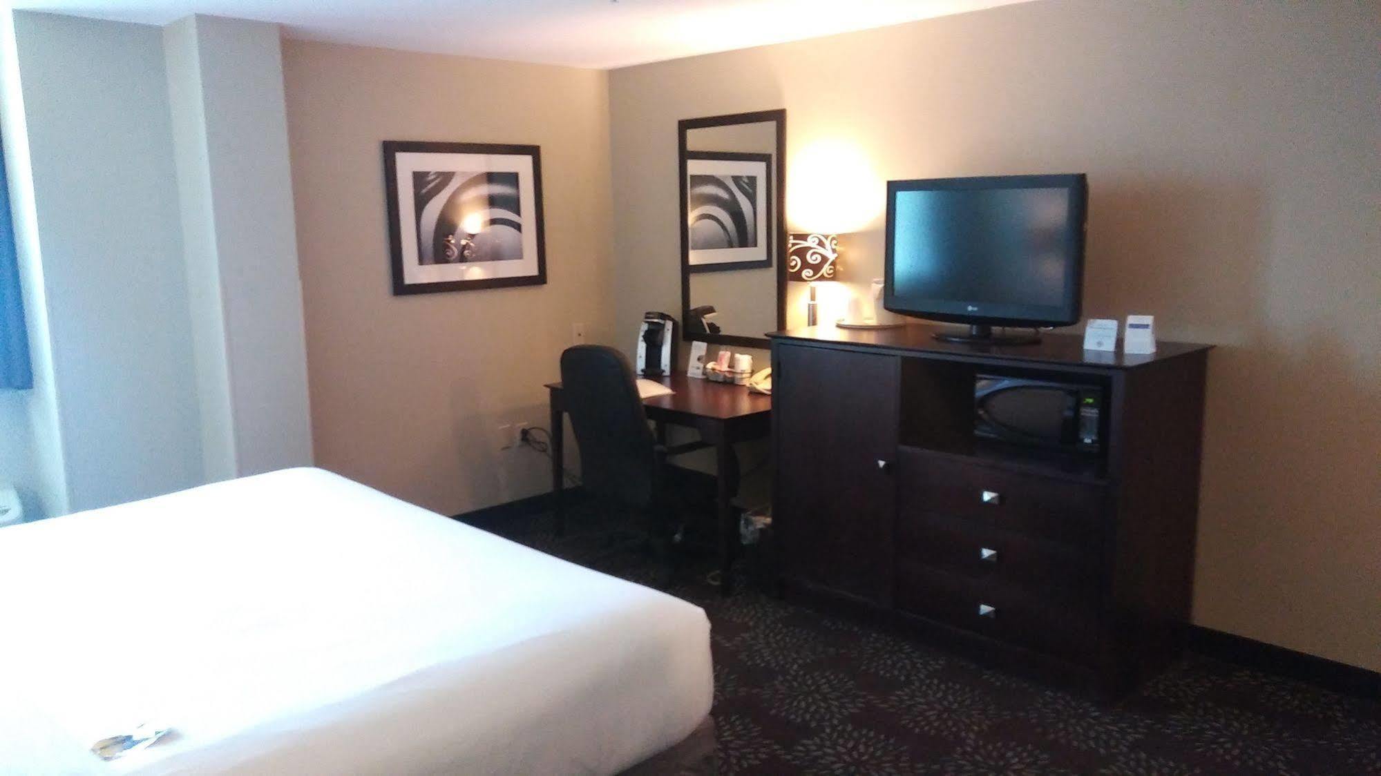 Express West - Greentree, An Ihg