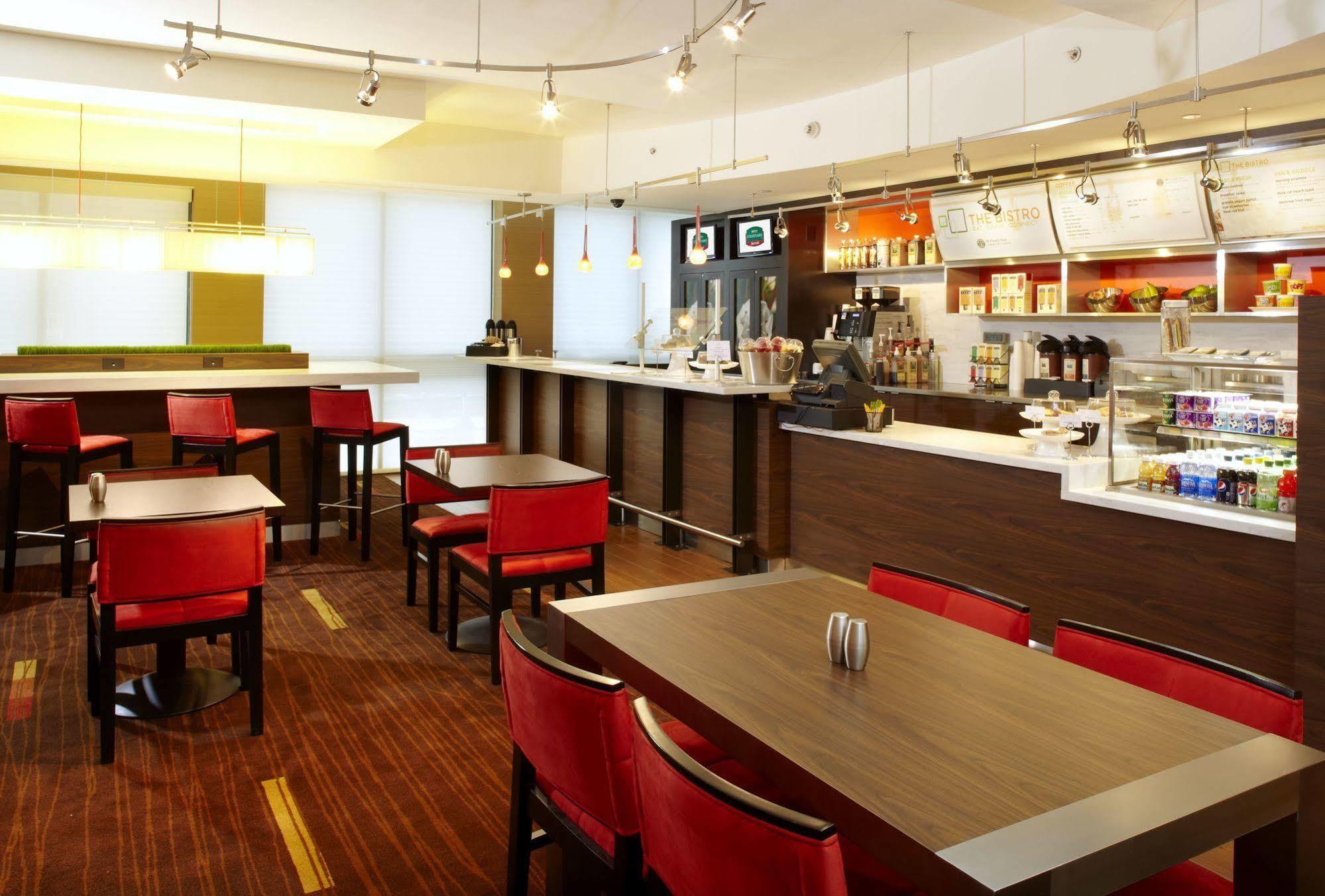 Courtyard By Marriott Downtown Hotel 4*