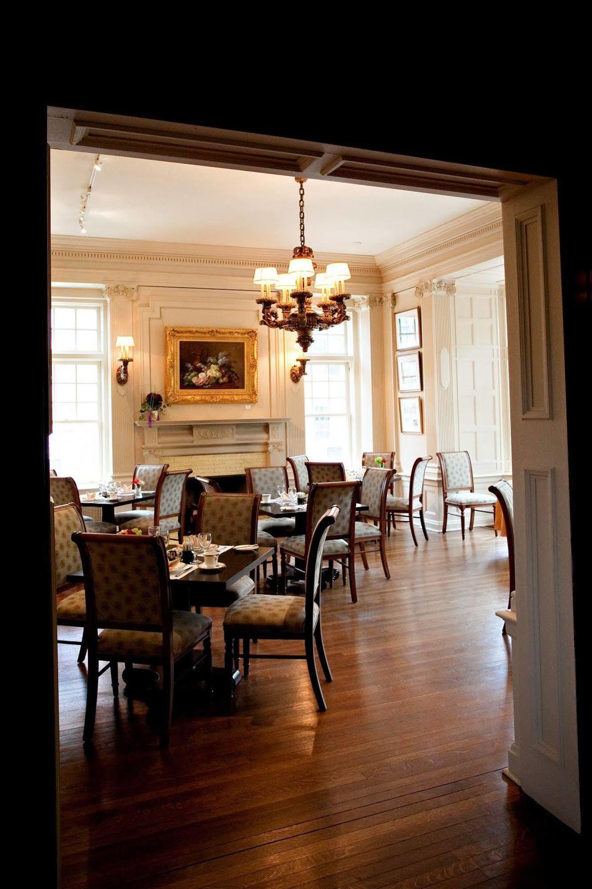 Mansions On Fifth 4*