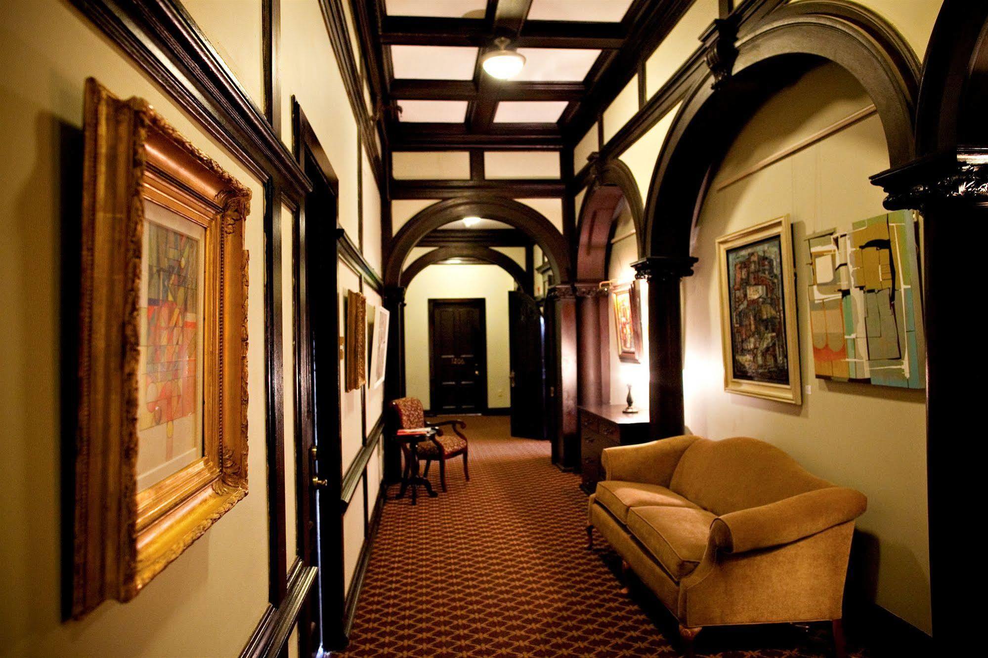 Mansions On Fifth Hotel