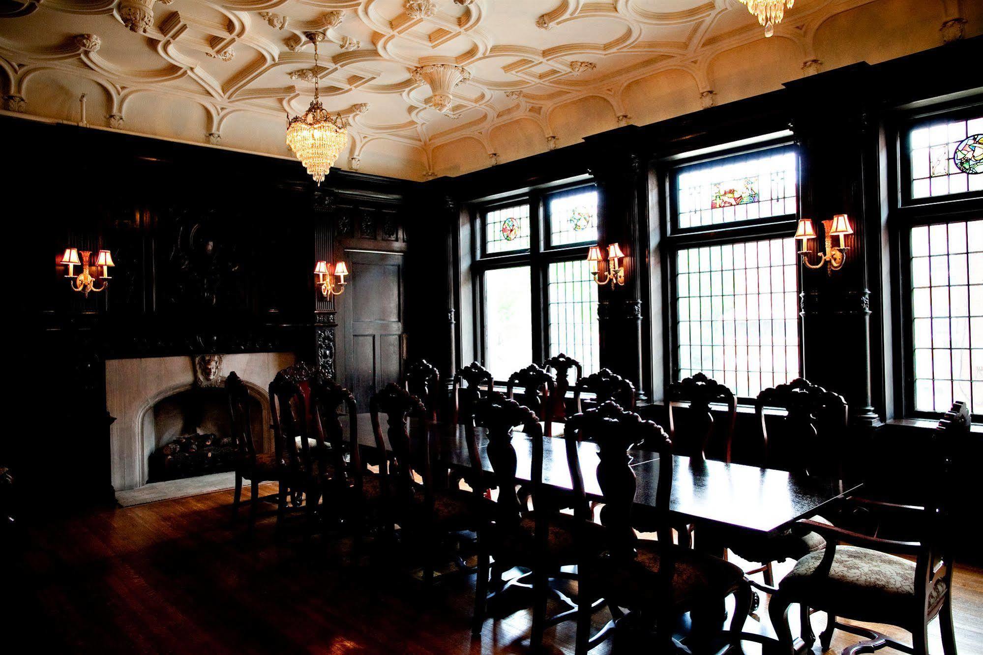 Mansions On Fifth 4*
