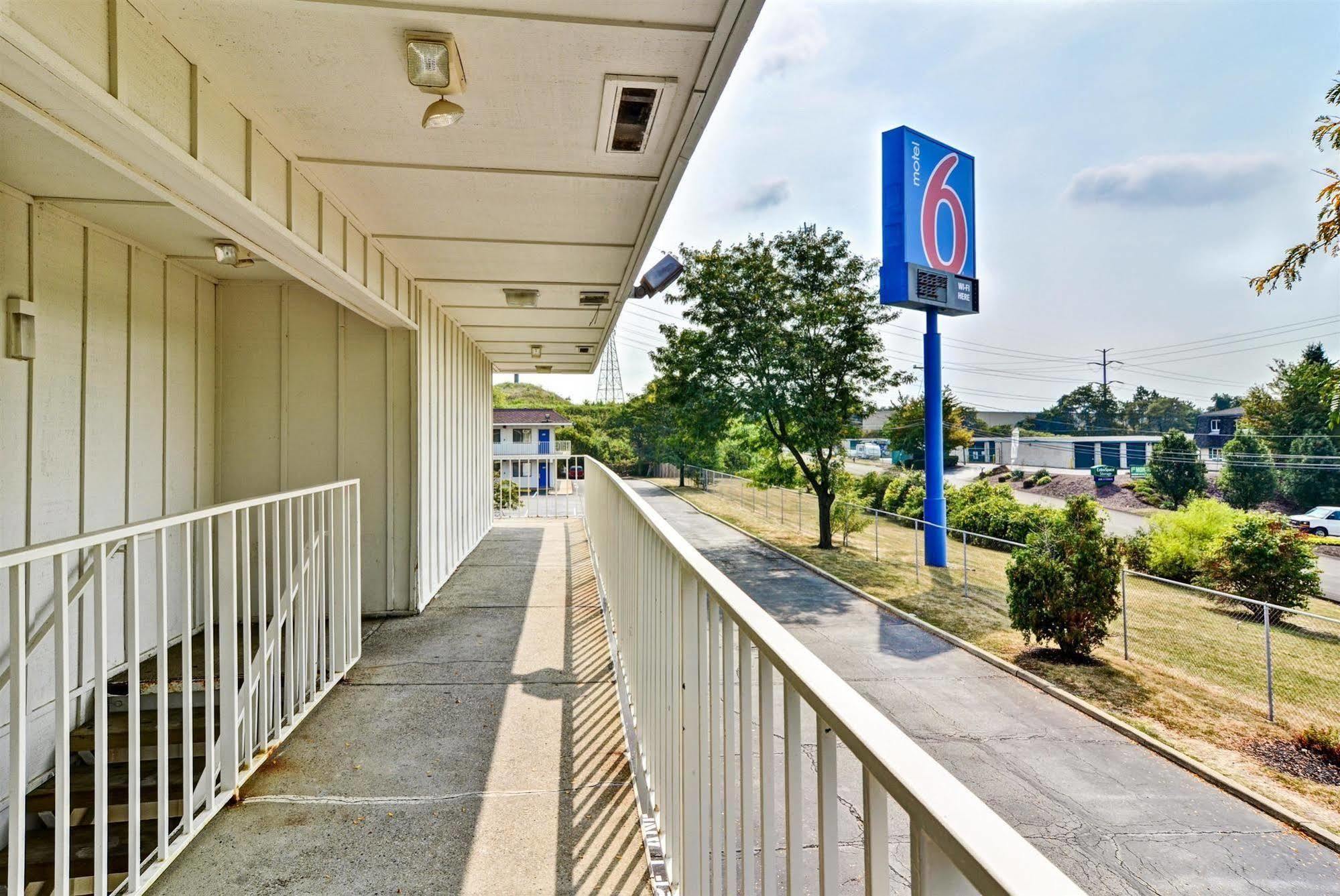 Hotel 6-pittsburgh, Pa - Crafton 2*