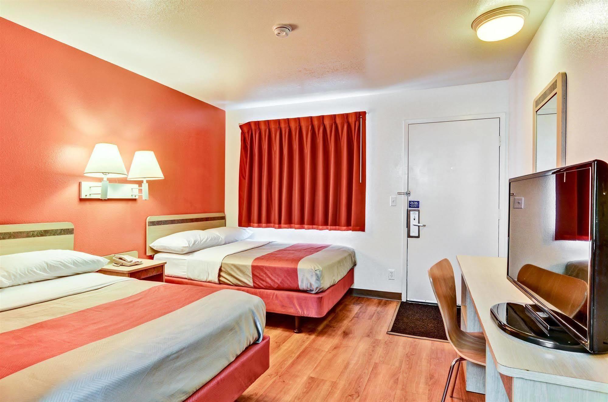 Hotel 6-pittsburgh, Pa - Crafton 2*