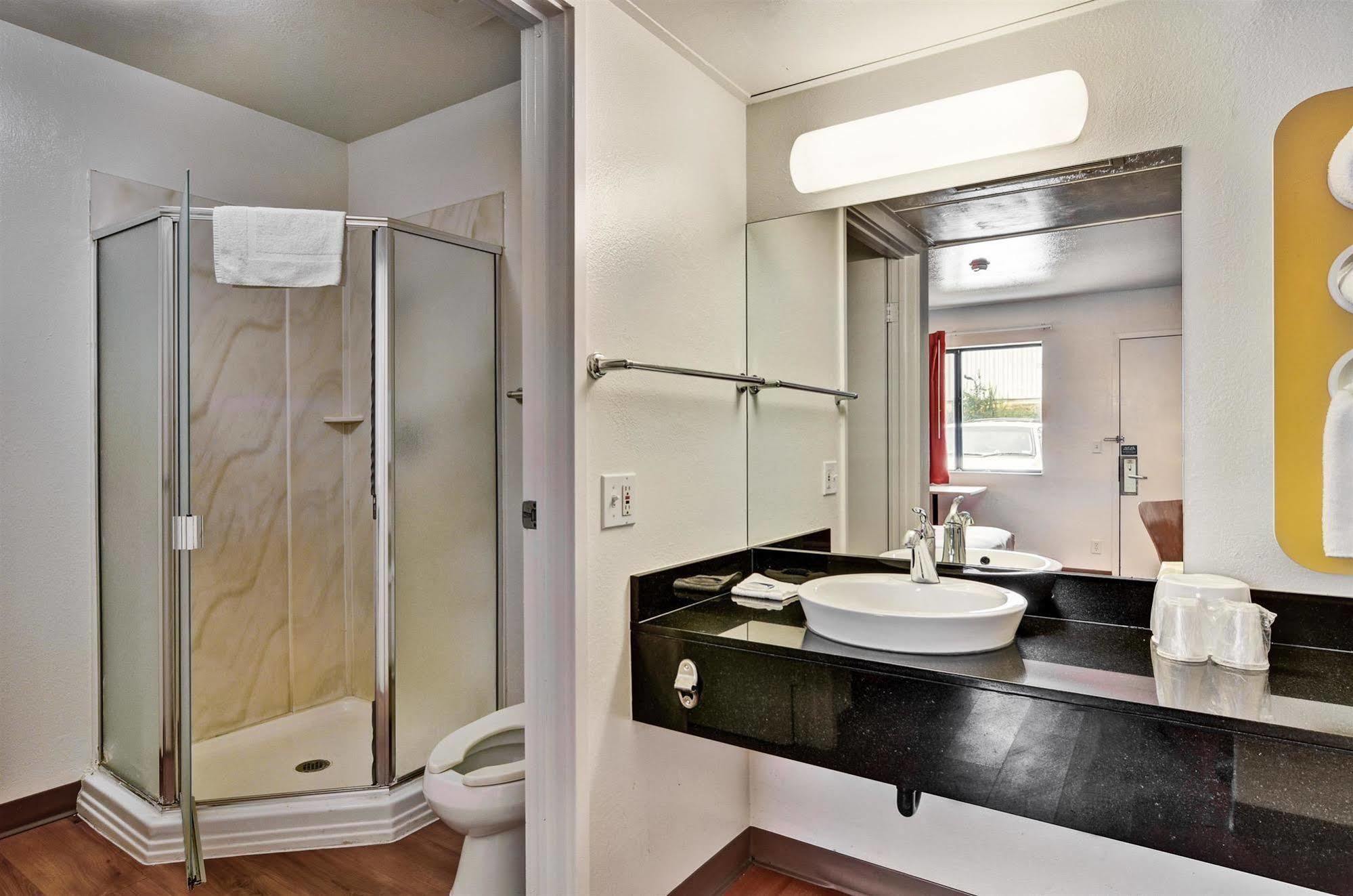 6-pittsburgh, Pa - Crafton Hotel Pittsburgh