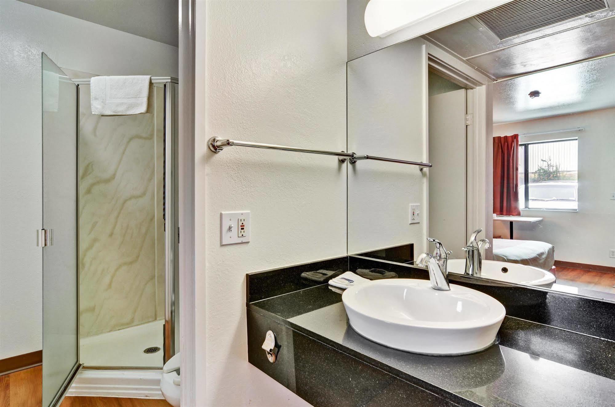 6-pittsburgh, Pa - Crafton Hotel Pittsburgh